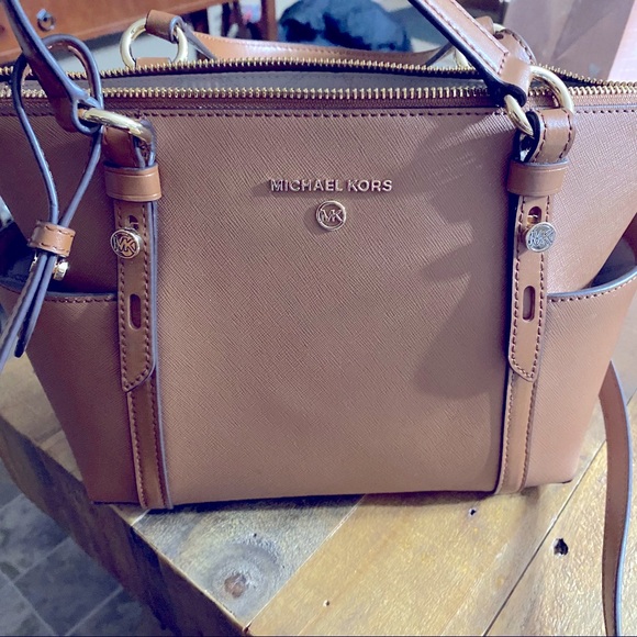 Michael Kors Small Sullivan Nomad Leather Convertible Zip Top Tote Crossbody - Picture 4 of 14